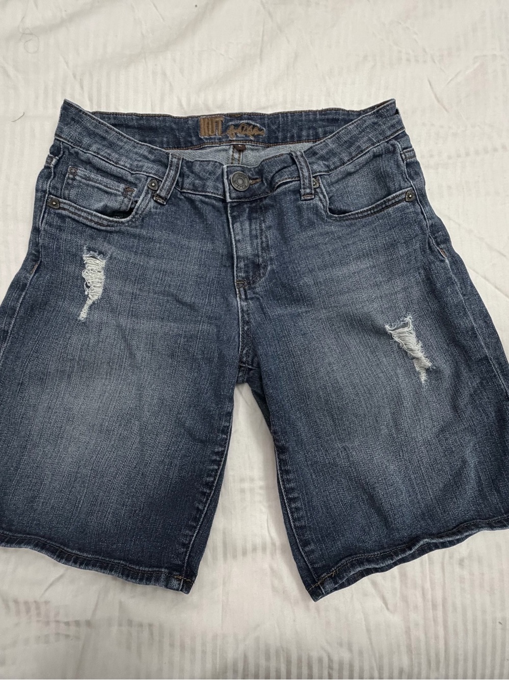 Kut from the Kloth Women's Distressed Dark Wash Jean Shorts size 2